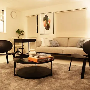 https://brand-new-stylish-3br-villa-jr-okubo-station-1-stop-to-shinjuku.alltokyohotels.com